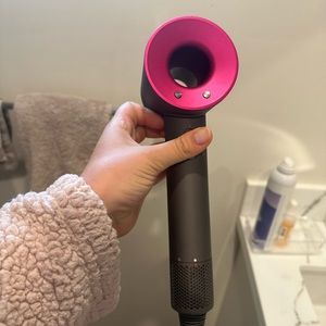 Dyson Supersonic™ hair dryer Iron/Fuchsia